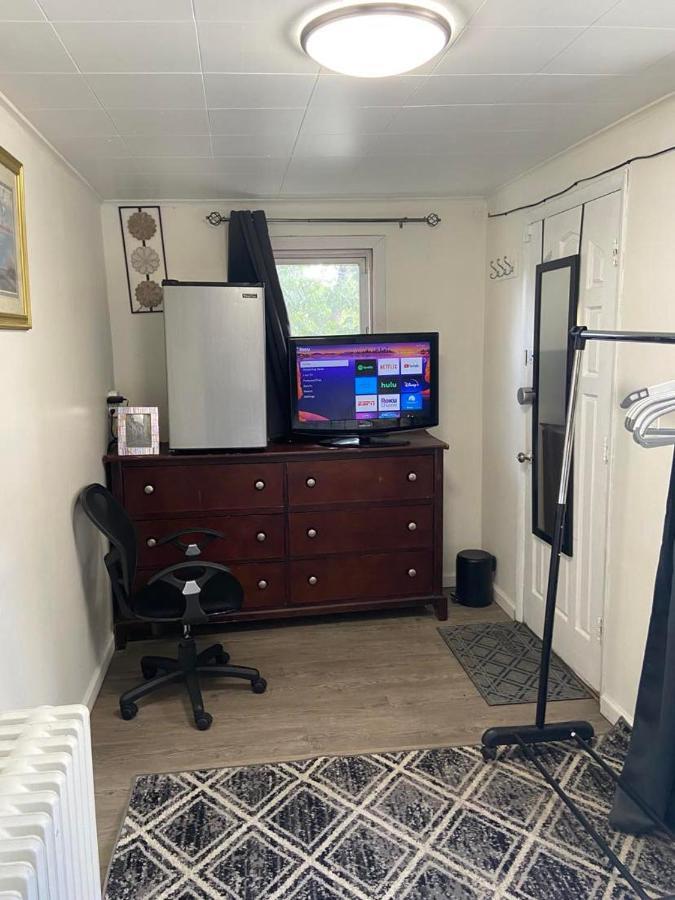 Cozzy Room With Private Entrance And Drive Way New York Exterior photo