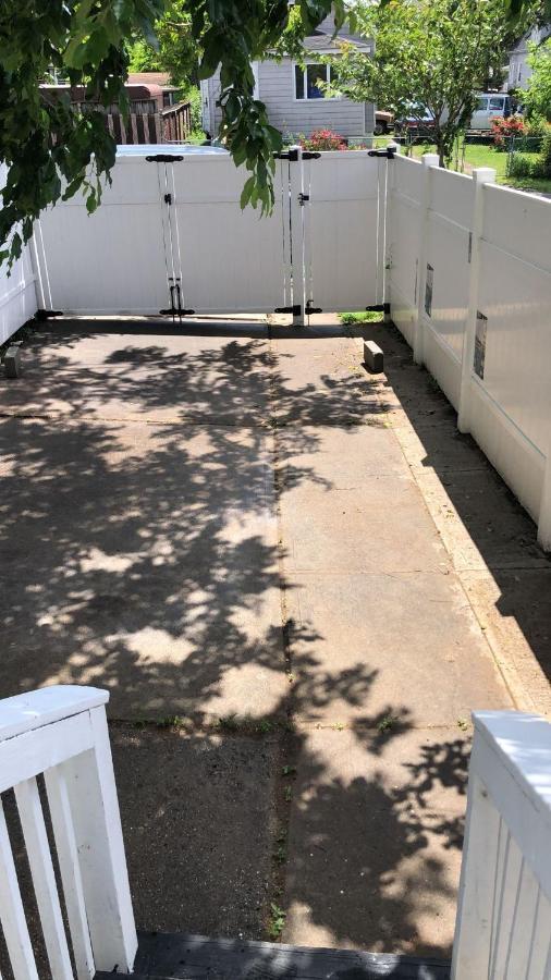Cozzy Room With Private Entrance And Drive Way New York Exterior photo